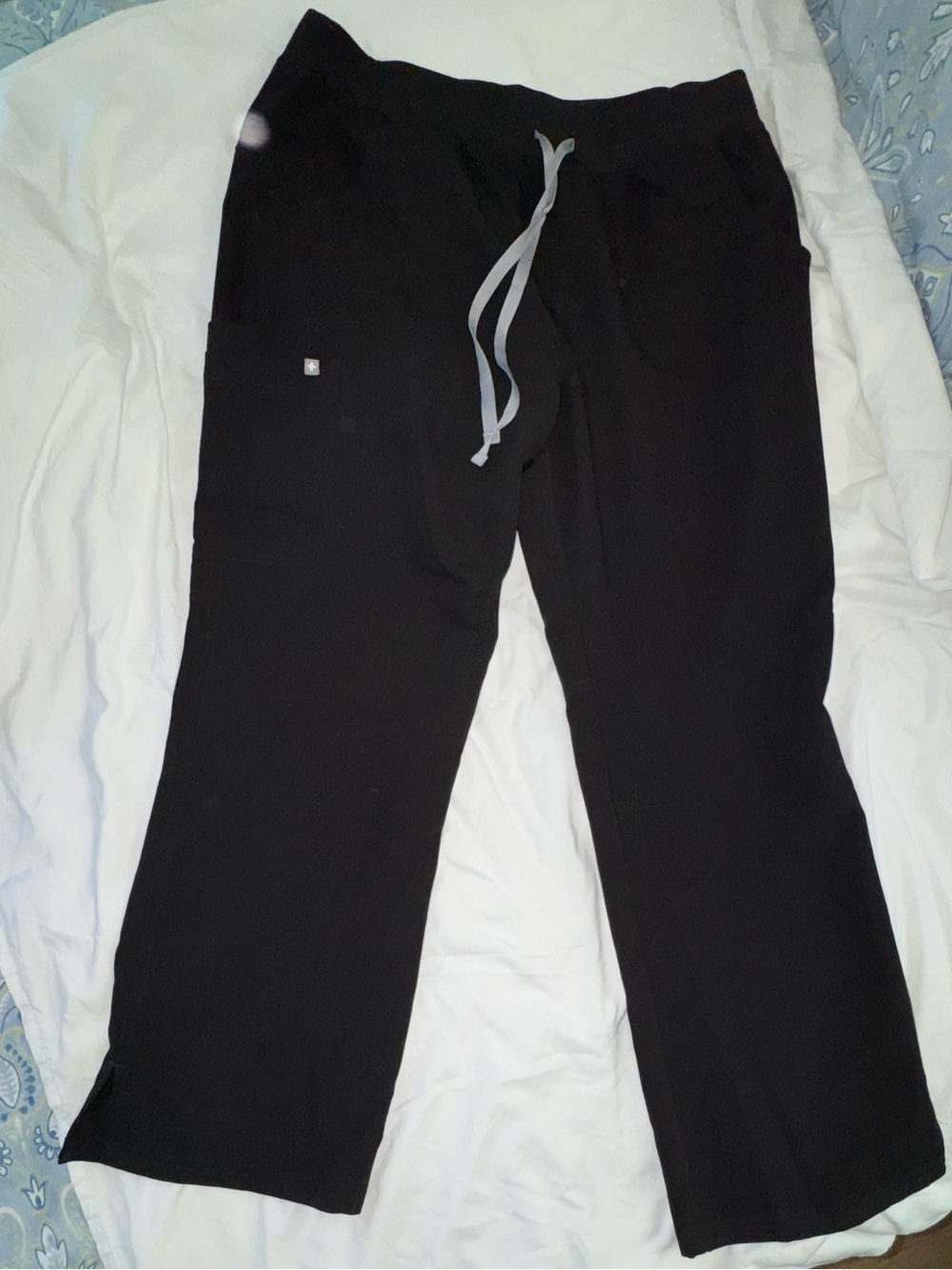Figs. Kade. petite black scrub pants
